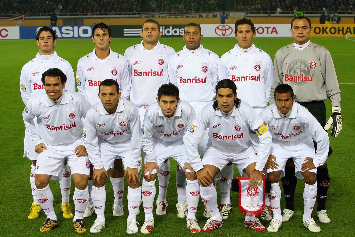 Foto mostra os jogadores do Internacional durante mundial de 2006.