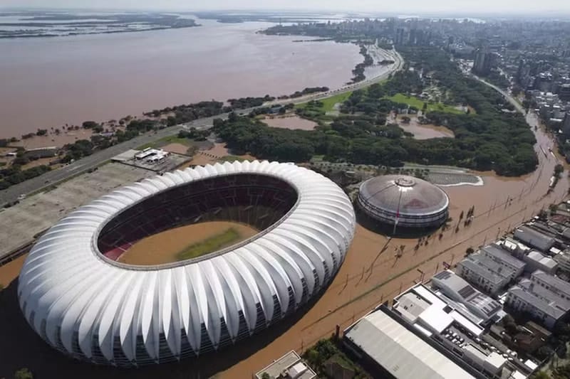 Estádio Beira-Rio alagado após chuvas em Porto Alegre